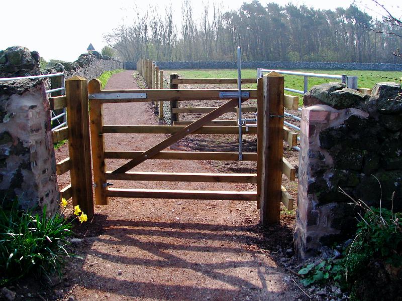 Gates on the John Muir Way.JPG